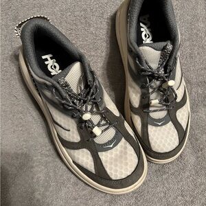 Hoka Bondi B3LS Gray and white Shoes